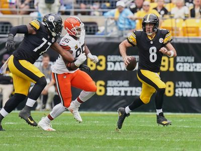 Aaron Rodgers lanza dos touchdowns en la victoria por 23-9 de los Steelers a los Browns
