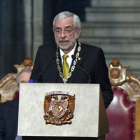 Hay personas que quieren violentar la Universidad: Graue