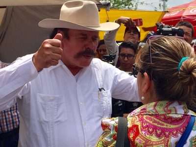 "Agarren todo lo que les dé el PRI, pero voten por Morena", dice Armando Guadiana