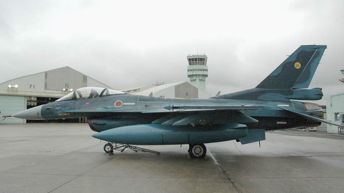 Un avión de combate F-2 de la Fuerza Aérea de Japón en la base de Tsuiki, en la prefectura Fukuoka en el sur de Japón