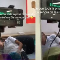 Salinas Pliego defiende a empleada dormida en el Metro con crítica al gobierno