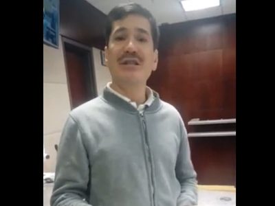 Exlíder de la SNTE acude a audiencia y tacha de fascista al gobierno de "Gustavo Javier Corral Hitler”