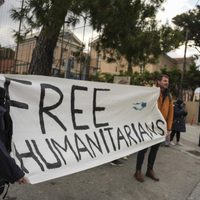Grecia enjuicia a voluntarios que rescataron a migrantes y los acusa de tráfico de personas