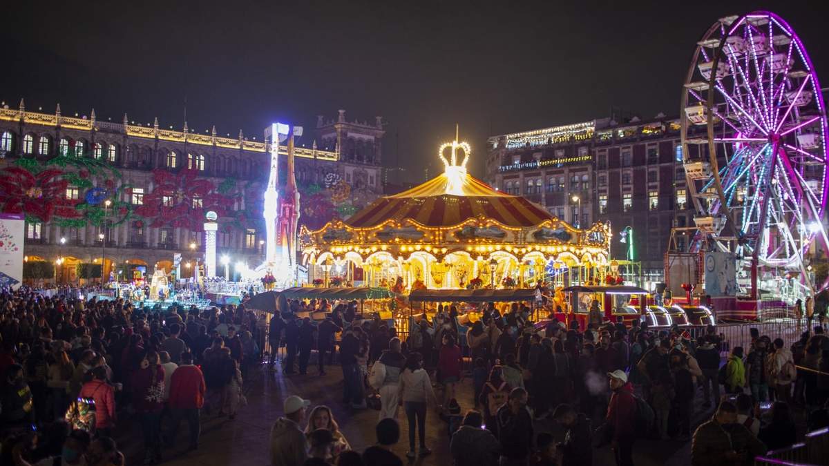 Verbena navideña en el zócalo de la CDMX