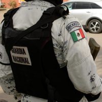 Funcionario ebrio atropelló y mató a una mujer embarazada y a un elemento de la GN; claman justicia
