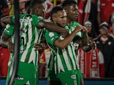 El mexicano Efraín Juárez lleva a la final del futbol colombiano al Atlético Nacional