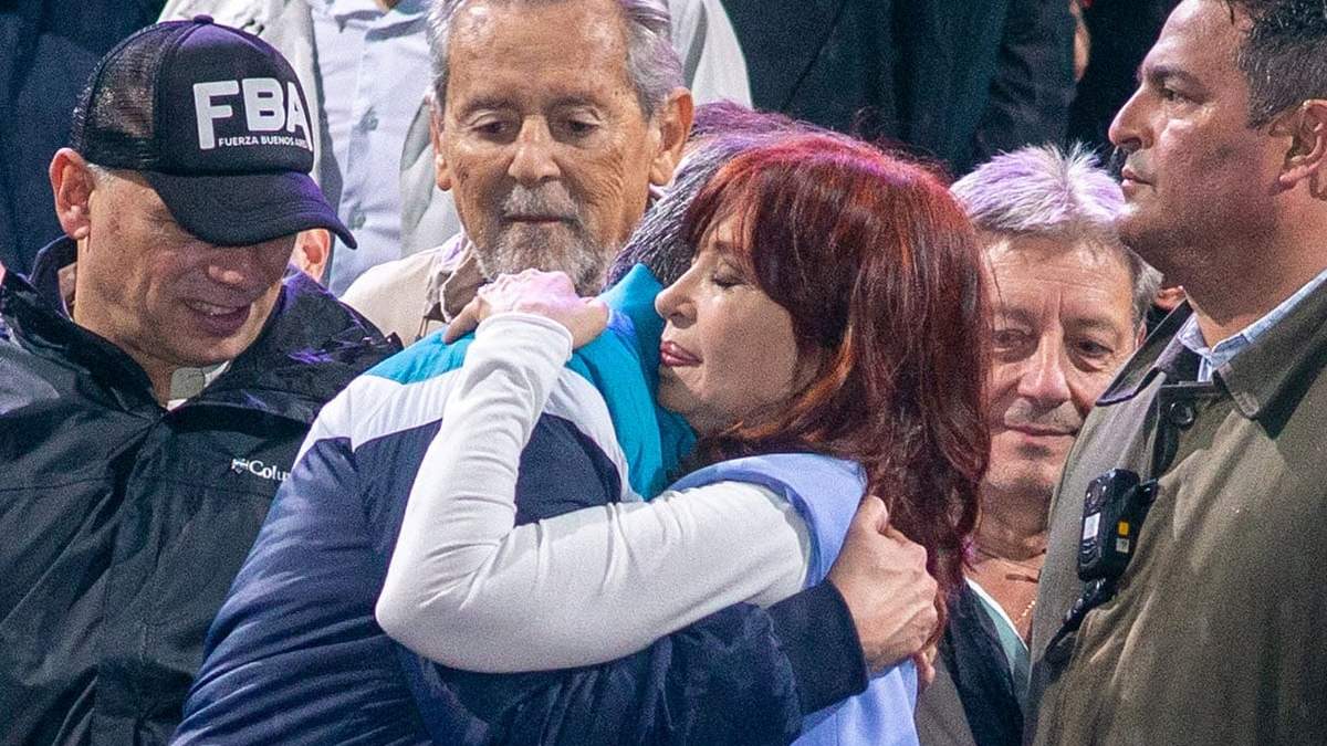 Cristina pasará año nuevo internada