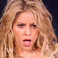 ¡Guau! Shakira es "insultada" por fans de Bad Bunny y sus seguidores ¡la defienden!