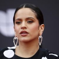 ¡Se pronunció! Rosalía habla sobre su polémica portada en la revista People en Español