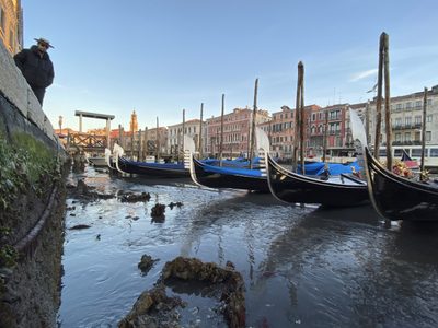 Los emblemáticos canales de Venecia se secan por segunda vez en tres años