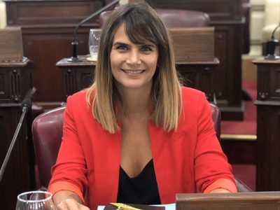 ¡Insólito! Amalia Granata se coronó ganadora de un polémico concurso. ¿¡Felicitaciones!?