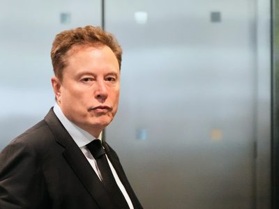 La IA, ¿un nuevo Prometeo encadenado? El juicio del siglo y el alma de la inteligencia artificial