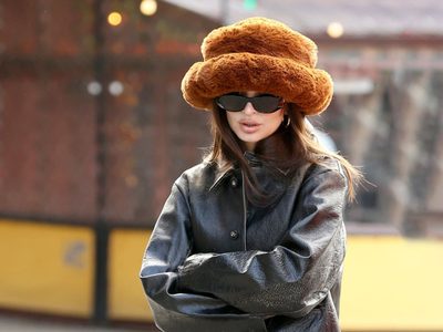 Los furry hats pisan fuerte esta temporada y son el ítem de moda que necesitás para transformar cualquier look