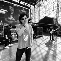 El rito estival de Caifanes evoca los 43 de Ayotzinapa