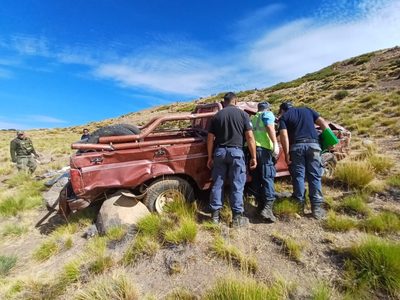 Un criancero del Norte Neuquino murió tras caer su camioneta por un barranco
