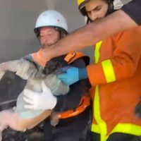 Nueve de los 10 hijos de una doctora mueren en ataques de Israel en Gaza