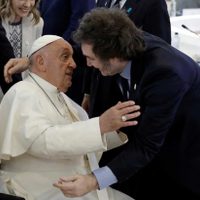 Una gran comitiva acompañará a Milei a Roma