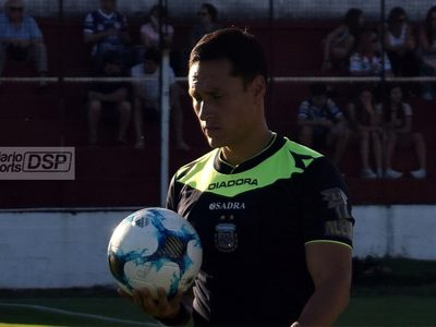 Corrupción en el fútbol argentino: salieron a la luz chats con otro polémico árbitro para amañar partidos
