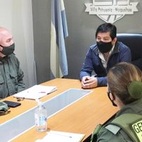 Villa Pehuenia: importante reunión del intendente con jefes de Gendarmería