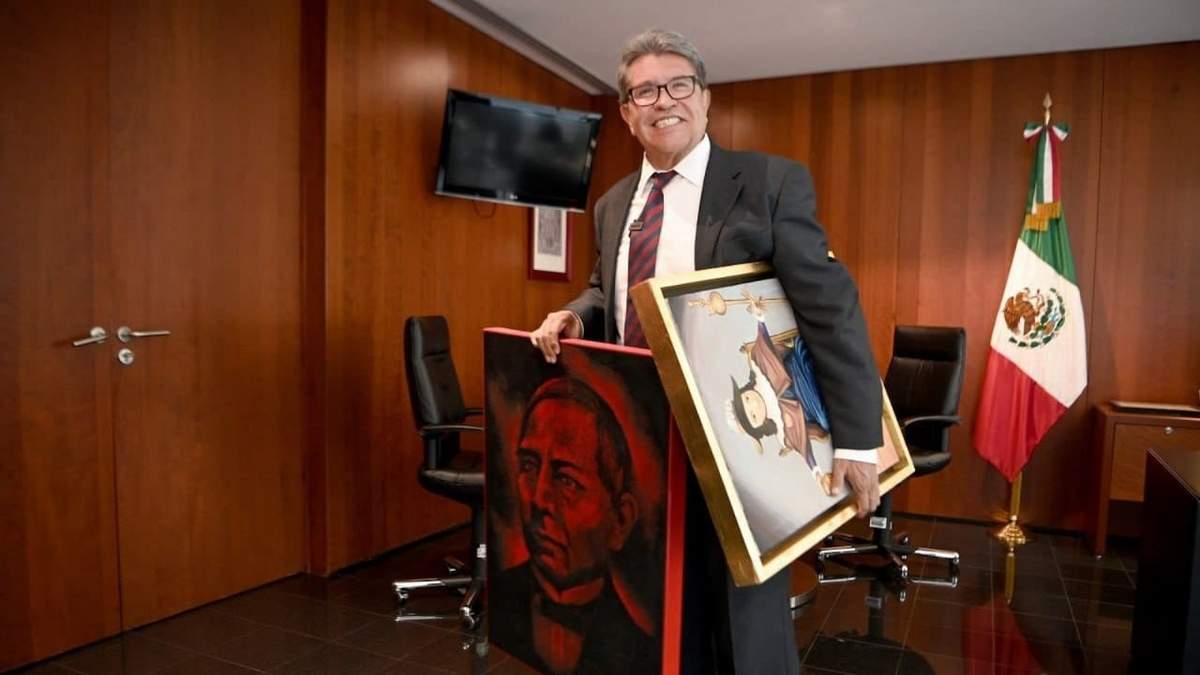 Ricardo Monreal y sus imágenes de Benito Juárez y el Santo Niño de Atocha