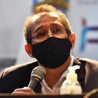 Tras permanecer varado en España, el intendente de Plaza Huincul regresó a sus funciones