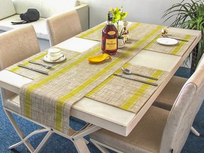 El secreto de la abuela para limpiar los individuales de yute de tu mesa comedor y dejarlos como nuevos