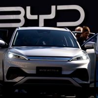 La empresa china BYD se encamina a superar a Tesla en ventas de vehículos eléctricos en 2025
