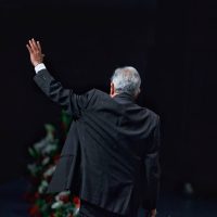 El 14 de diciembre AMLO presentará posible gabinete "de ocho mujeres y ocho hombres"