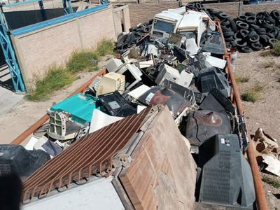 En Zapala, cargaron en un camión 10 mil kilos de residuos electrónicos