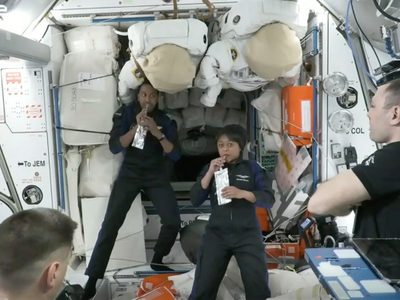 Estación Espacial Internacional recibe a dos astronautas saudíes