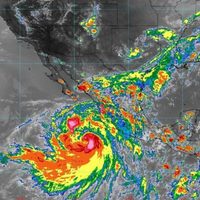 “Kay” se intensifica a huracán categoría uno; prevén lluvias torrenciales en estos 4 estados
