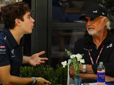 Con la reacción de Franco Colapinto: el análisis de Flavio Briatore tras el mal inicio de Alpine