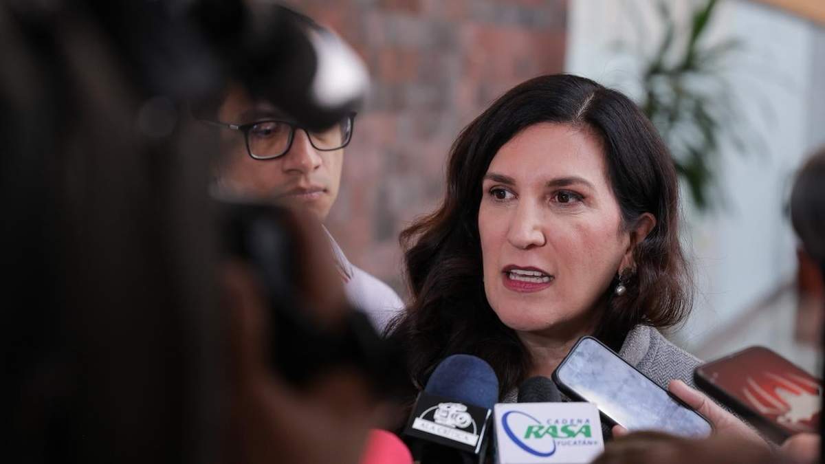 Kenia López Rabadán