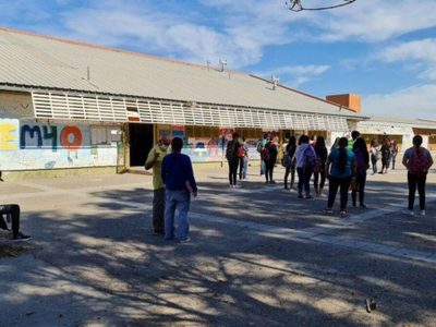 Protesta en Neuquén: reclamo por la demora en las obras del CPEM 40 y la falta de un edificio para las clases
