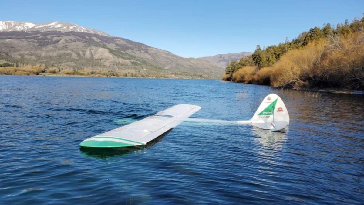 Accidente aéreo en el lago Rosario. Fuente: (Twitter)