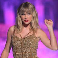 Taylor Swift hace historia al romper un nuevo récord en los "American Music Awards 2020"