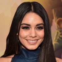 ¡Eso debió doler! Vanessa Hudgens se tatuó justo "ahí" y sus fans ¡enloquecieron!