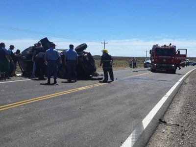 Dos camionetas chocaron de frente en Zapala y se salvaron de milagro