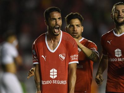 ¿Emigra un pilar en la defensa de Independiente?