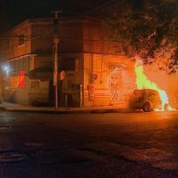 Incendian tres vehículos con bombas molotov en el centro de Monterrey