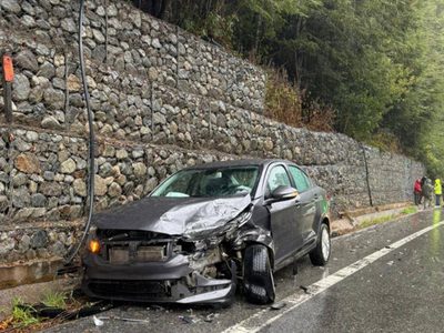 Choque en la Ruta 40 cerca del puente Ruca Malén: dos vehículos dañados y sin heridos