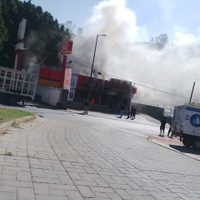 Narcoviolencia se extiende a Guanajuato: queman vehículos, farmacias y tiendas Oxxo (Video)