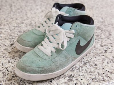 Usalas sin miedo: limpiá tus zapatillas de gamuza con este método casero y efectivo y dejalas como nuevas