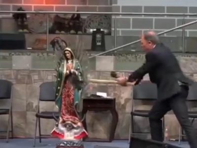 Se viraliza video de un pastor que destruye las figuras de la Virgen y la Santa Muerte