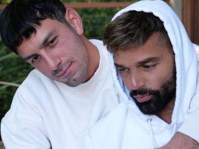 El “beso antipandemia” entre Ricky Martin y Jwan Yosef por el “Día del Orgullo”