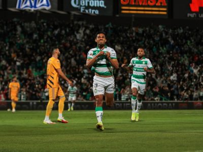 Santos derrota 2-1 a Tigres en el partido de ida de los cuartos de final