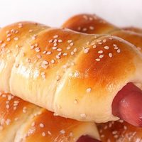 Pan relleno de salchicha y queso: la imperdible receta que te resolverá tu próxima cena