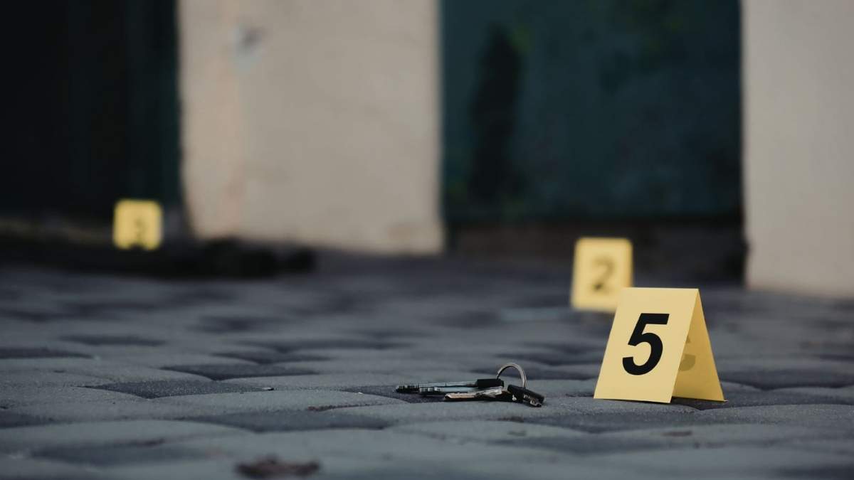 Autoridades investigan un homicidio ocurrido dentro de un vehículo en el que fue acusado un hombre que no tenía brazos ni piernas.