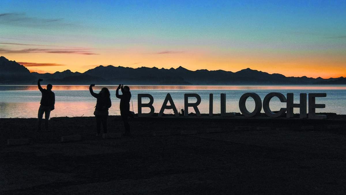 Turistas en el sur del país. Fuente: (Twitter)