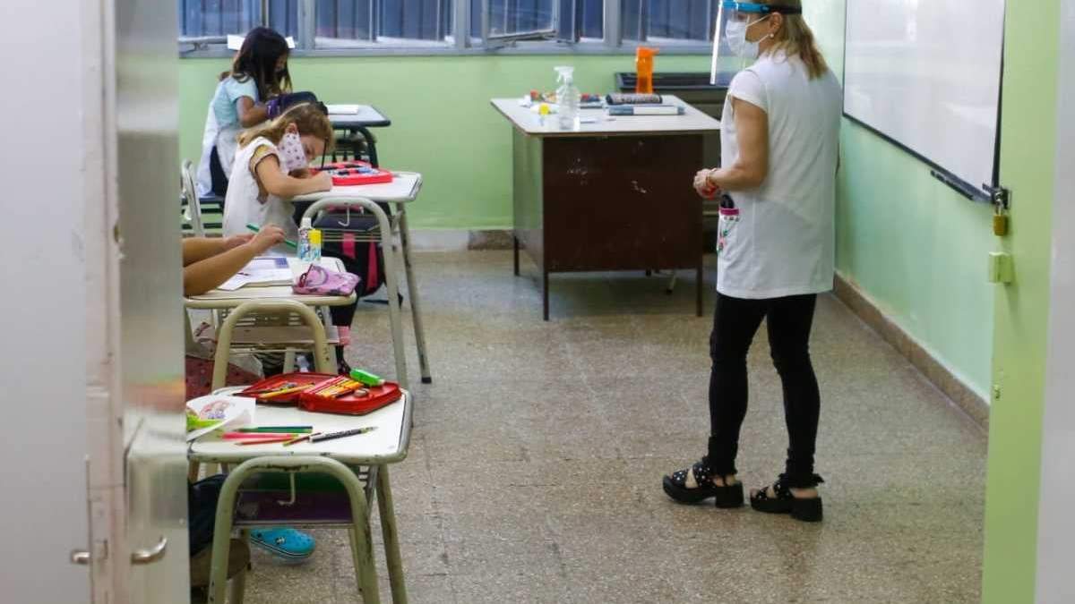 Clases presenciales bajo estrictos protocolos en Río Negro. Fuente: (Twitter)